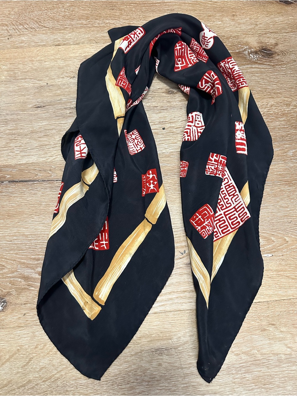 Metropolitan Museum of Art Silk Scarf – Chinese Calligraphy, Made in Italy
